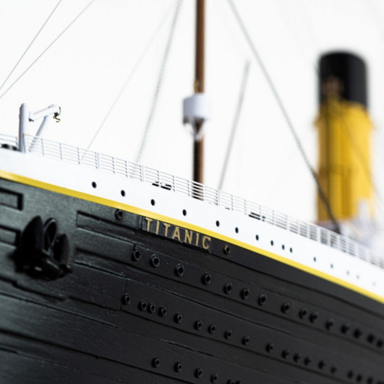 Maquette Navire Paquebot Transatlantique R.M.S TITANIC RMS TITANIC Métal 1/1250