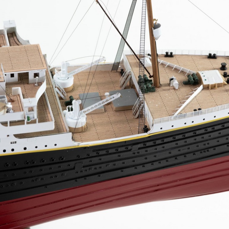 Grande Maquette en Kit à Monter Navire Paquebot Transatlantique RMS