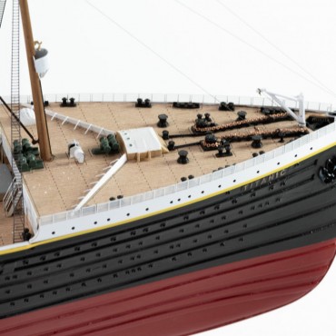 Maquette de paquebot Le Titanic sur Moinat SA - Antiquités