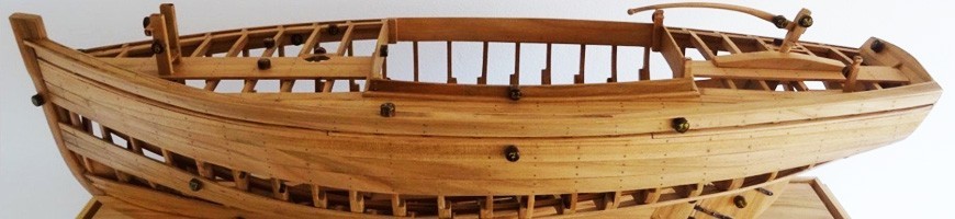 Construction de maquette de bateau en bois